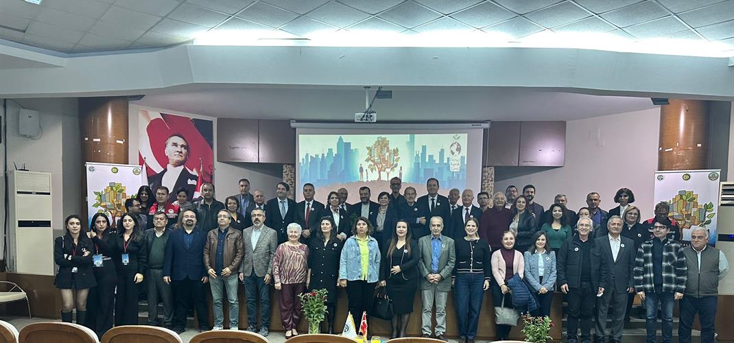 Dünya Toprak Günü ÇÜ’de ‘Sağlıklı Şehirler İçin Sağlıklı Topraklar’ Temasıyla Kutlandı.
