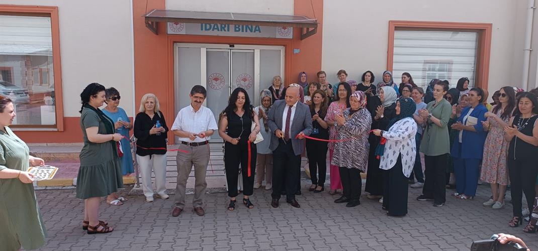 Müdürlüğümüz ile Bilecik HEM İşbirliğinde açılan kurslarda üretilen ürünler sergisi açıldı.