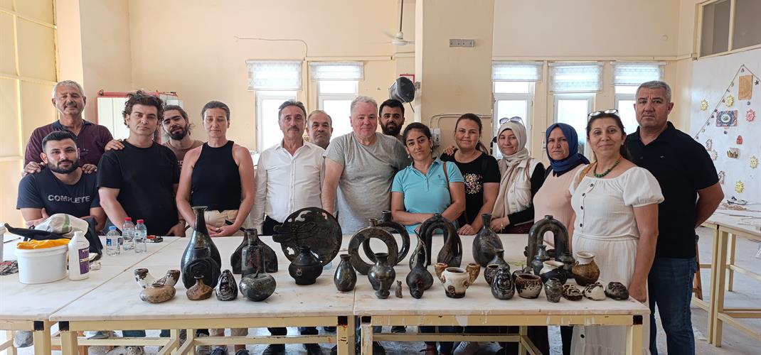 MÜDÜRLÜĞÜMÜZDE ALTERNATİF SERAMİK PİŞİRİM TEKNİKLERİ ÇALIŞTAYI DÜZENLENDİ